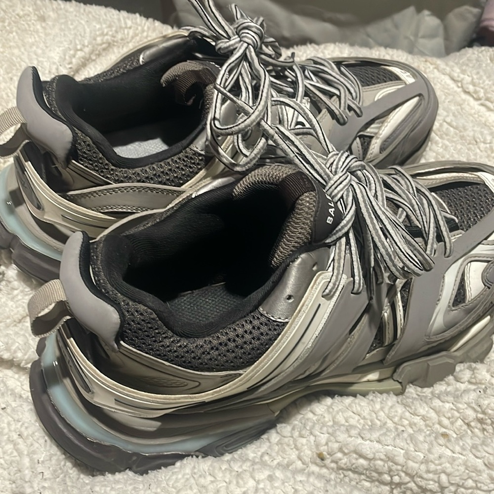 These are authentic balenciagas